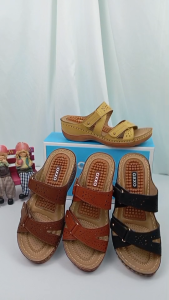 OXXO รองเท้าเพื่อสุขภาพ รองเท้าส้นเตารีดแบบสวม งานเย็บมือทนทาน สูง2นี้ว สวมใส่สบาย น้ำหนักเบามาก 1A6192