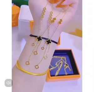 Kalung Bunga Semnggi Rantai Rose Gold Titanium Wanita Anti Karat Dan Luntur
