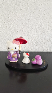 Ceramic Hello Kitty in Kimono with sunny doll decoration