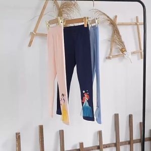 กางเกงเด็กผู้หญิง กางเกงเลกกิ้งลายการ์ตูนเด็กผู้หญิงสำหรับฤดูใบไม้ผลิและฤดูใบไม้ร่วงแบบใหม่