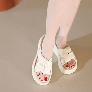 Xishop มาแรง2024 รองเท้าแตะแบบสวมแฟชั่น แต่งสายคาดแบบสับๆ สวมใส่ง่ายสไตล์ชิคๆ มีทั้งหมด 3 สีสุดปัง พื้นนิ่มสวมสบาย เช็คล้างทำความสะอาดง่าย