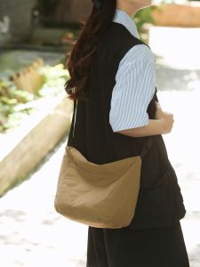 Casual Nylon Canvas Shoulder Bag Medium Size for Women Daily Matching Japanese Style Pure Color Crossbody Bag Lightweight Artistic