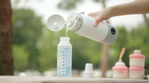 Bear Portable Milk Warmer 500ml Temperature Control Fast Heating Travel