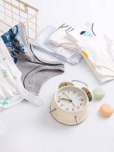 เสื้อกล้ามผ้าฝ้ายสำหรับเด็กเสื้อกล้ามลายการ์ตูนสำหรับเด็กชายและเด็กหญิงเสื้อกล้ามสายเดี่ยวลายเกลียวสำหรับเด็กหญิงเสื้อชั้นในใส่ด้านนอกเป็นชุด