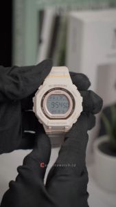 Jam Tangan Wanita Casio G-Shock G-Squad GMD-B300-4D Cream Dial & Resin Band