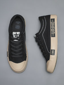 รองเท้าผ้าใบผู้ชาย ฤดูใบไม้ร่วง 2025 รองเท้าลำลองแบบใหม่ ระบายอากาศได้ดี รองเท้าแบบสวม ทรงหัวมน รองเท้าผ้าใบสีพื้น