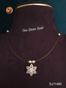 Sg readystock imitation Gold Necklace with Flower Pendant and Pearls Indian minimalist invisible jewellery