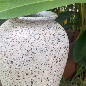 Vase แจกันดินเผาทรงไหเรียบสูง สีวินเทจเก่า ๆ ขนาด 26 x 44 cm.