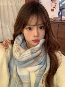 ผ้าพันคอผู้หญิงฤดูหนาวแบบใหม่ปี 2025 ผ้าชีฟองโพลีเอสเตอร์สไตล์เกาหลี ผ้าคลุมไหล่ ผ้าคลุมกันหนาวแบบอเนกประสงค์ ของขวัญนักเรียน ผ้าพันคอลายสก็อต