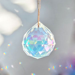 Sun Catcher Crystal Heart Moon Prism Light Shadow Rainbow Childrens Room Decoration Wind Bell Creative Home Decor Accessories