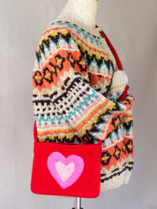 Spring New Arrival Handmade Wool Felt Heart Embroider Walking Mini Portable Crossbody Shoulder Bag Easiest for Match Commuter Style Women