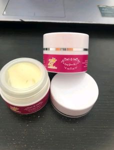 (New Pack) Day Glow Vit.C/ Cream Glowing Siang Ampuh untuk Wajah yang Susah Putih