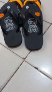 Sandal Anak Laki-Laki Gambar Karakter Superman Polos Alas Hitam Sandal Jepit Anak Cowok