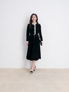 Koradior | Elegant Velvet Slimming Mid-length Skirt