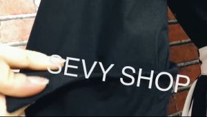 เสื้อแจ็คเกต Sevy McQueen Butterfly Roberta Coat