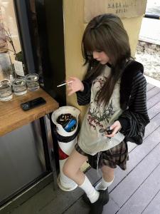 BUWAN STUDIO Early Autumn Distressed Shoulder Insert Stripe Splicing Lazy round Neck Long Sleeve Womens Top Street Style T-shirt