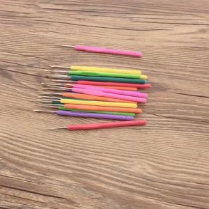 Crochet Hook Anti Slipped Tulip Crochet Hooks Set Silicone Handle Jarum Kait Set Benang Kait 软柄防滑彩色钩针