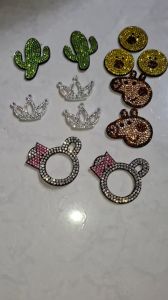 Hình đính đá may lên áo trang trí