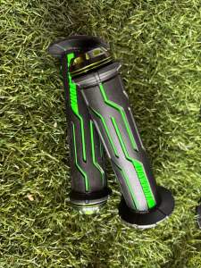 ปลอกแฮนด์ พร้อมอุดปลายแฮนด์ ใส่มอเตอร์ไซค์ได้ทุกรุ่น Motorcycle Motorcycle