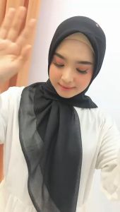 Hijab segiempat PARIS BORDIR BUNGA SWAROVSKY