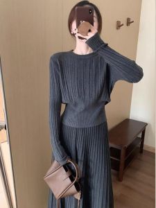 Slim Fitted Round Neck Knitwear Top Female