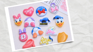 Aksesoris Hiasan Sandal Lucu Karakter Kartun – Aksesoris Sandal Warna-Warni Untuk Anak & Dewasa AV