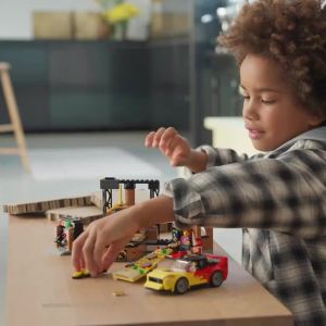 LEGO City 60496 Pizza Delivery Experience with Vehicles (494 Pieces)