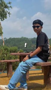 Celana Chargo Pria Panjang: Desain Fashion Pria Terbaru