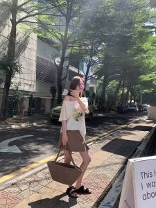 NIHAOKANONG | Áo Thun Tay Ngắn V-Neck In Hình Dừa