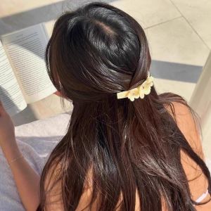 Kẹp Tóc Hình Mỏ Neo Emi Jay Caramel Macchiato Shark Clip-on Phụ Kiện Tóc Thời Trang Phong Cách Hàn Quốc Dây Chuyền Vàng Đính Đá
