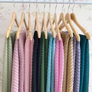 Hijab Jilbab Kerudung Segiempat Plisket Ceruti/Hijab Jilbab Kerudung Segiempat Plisket warna terlengkap