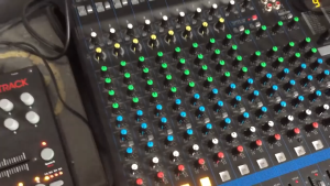 Yamaha MG10XU MG12XU MG16XU Professional stage effects Professional mixer with built-in DSP Professional stage effects