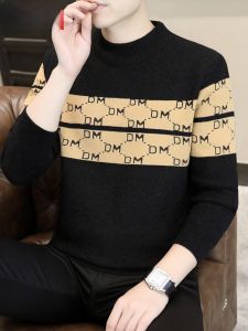 HENGYUANXIANG | เสื้อสเวตเตอร์ถักหนาสำหรับผู้ชาย เสื้อเชิ้ตพื้นฐานลำลอง ลายทาง ทรงหลวม สไตล์ฤดูใบไม้ร่วง/ฤดูหนาว 2024