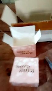 สบู่หน้าเงา ของแท้100% สบู่หน้าเงาแท้ สบู่หน้าขาวใสเงา aura ยิ่งใช้หน้าเงาใส เรียบเนียน ชุ่มชิ้น