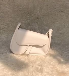 Tas Kekinian Korea / Tas Selempang Wanita Bela Model 2024