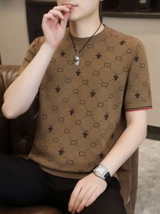 HENGYUANXIANG | เสื้อสเวตเตอร์คอตั้งแขนสั้นผู้ชาย ทรงหลวม สไตล์ฤดูใบไม้ผลิและฤดูใบไม้ร่วง ลายปักสีแดง เสื้อเชิ้ตแขนยาวครึ่งตัว