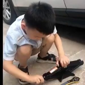 Nurm Auto Labor-Saving Jack Ratchet Wrench with Long Handle Car Repair Tool