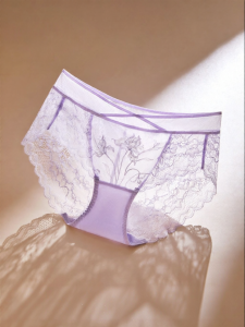 ManiForm | Mid-Low Waist Lace Shorts With Cotton Lining