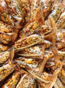 Bánh thuyền mix hạt dinh dưỡng - Granola thuyền - rong biển kẹp hạt- 500GR
