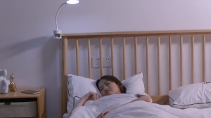 Han River โคมไฟหนีบ นักเรียน โคมไฟตั้งโต๊ะ LED ปรับสีแสง 3 โหมด แสงไม่กะพริบ หนีบด้วยมือเดียว ชาร์จไวType-C