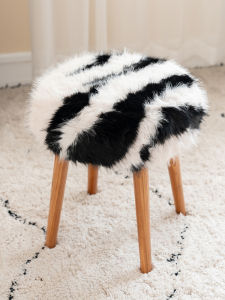 Antique Pink Woolen Stool Fluffy Beach for Entryway Luxury Shoe Changing Makeup Chair Small Chair Designer Furniture