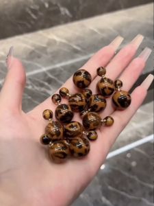 Elegant Vintage Leopard Print Hoop Earrings Simple Stylish Large And Small round Ball Earrings Fashionable Minimalist Jewelry
