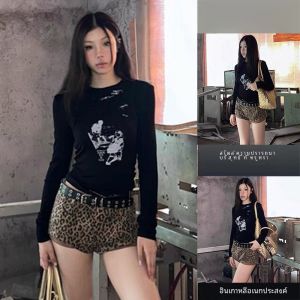 เสื้อยืดคอกลมแขนยาวพิมพ์ลายแฟชั่นสำหรับผู้หญิง ทรงสลิมฟิต สีดำ ฤดูใบไม้ร่วง 2024 เสื้อเชิ้ตผู้หญิง Hokaoo