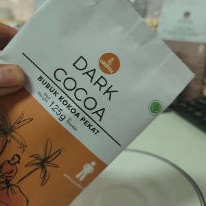 Bubuk Coklat Kokoa Premium - TIMURASA Dark Cocoa Powder [125g] - 100% Biji Kakao Pilihan - Nikmat Sebagai Minuman Cokelat Hangat atau Dingin - Pencampur Kue dan Taburan Minuman - Berat Bersih 125g