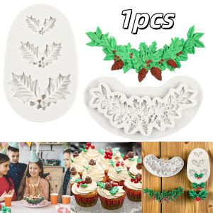 1pcs Christmas Silicone Mold Festival Party Garland Leaves Chocolate Candy Cake Decoration Accessories Kitchen Baking Gadgets