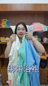 เสื้อคลุมอาบน้ำ ผ้าคลุมอาบน้ำ เนื้อผ้านิ่มสบาย ดูดซับน้ำได้ดี ระบายอากาศได้ดี แห้งเร็ว มีแต่งกระเป๋าด้านข้าง