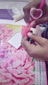 DIY Diamond Painting Yesus 40x50 cm: Desain Terang dalam Kegelapan