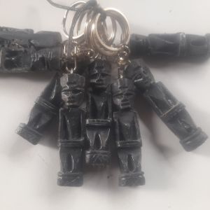 Souvenir Patung Mini Ukir – Gantungan Kunci Handmade Etnik Unik