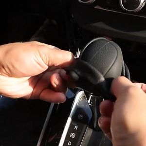 Silicone Car Gear Shift Cover Shift Lever Cover Head Knob Handbrake Grip Cover Cover Accessories Grip Handle Case Knob Shift for Ford Benz Auto