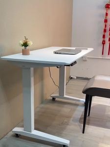 Bàn Gỗ Điện Điều Chỉnh có Sạc USB Thông Minh